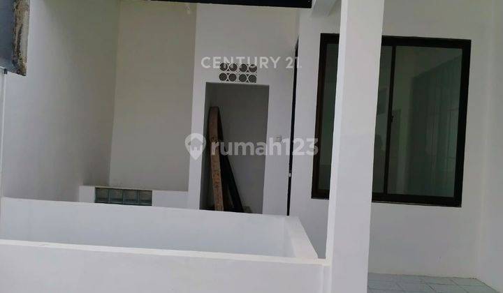 Rumah Cantik Dan Rapi 2 Lantai Siap Huni Camar Sektor 3  8221 2