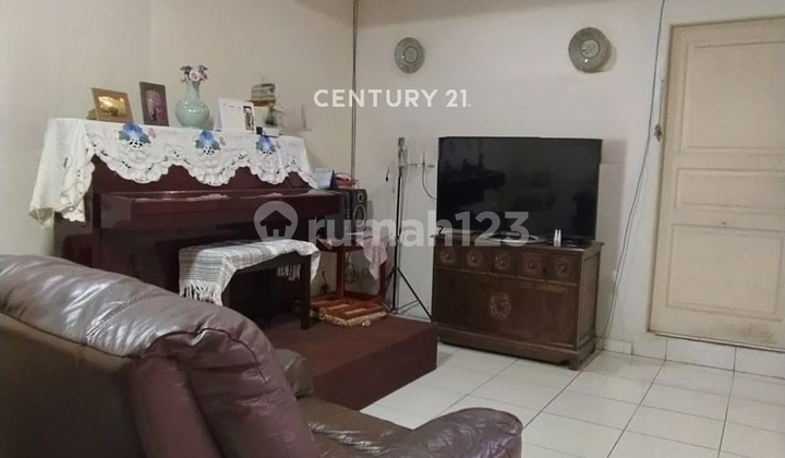 2-Story Hook House With Garden Sector 8 Bintaro Jaya 7074