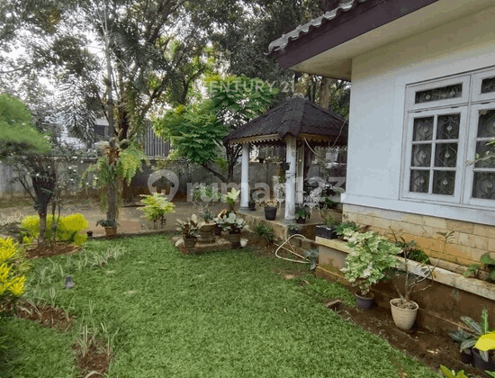 Two-Story Hook House Senayan Bintaro Sector 9  7087