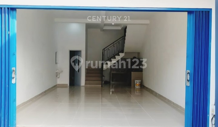 Ready-to-Use 2-Story Shop House by the Main Road in Ciracas, East Jakarta 9168 2