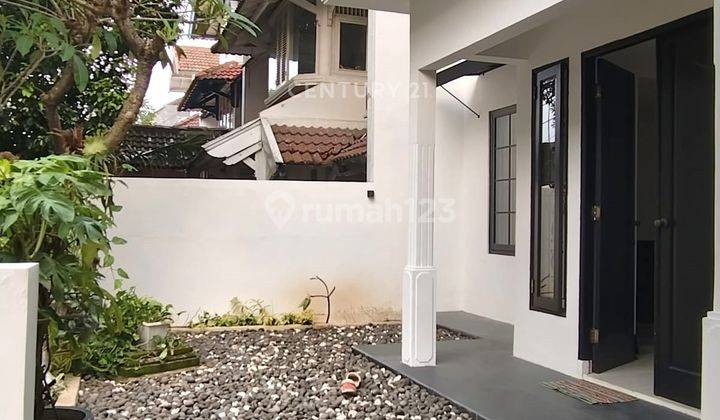 Rumah Cantik Dan Rapi 2 Lantai Siap Huni Camar Sektor 3  8221 1