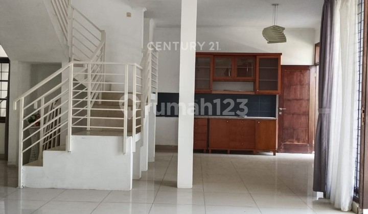 Rumah 2 Lantai Rapi dan Terawat Komplek di Sektor 9 Bintaro 7797 2