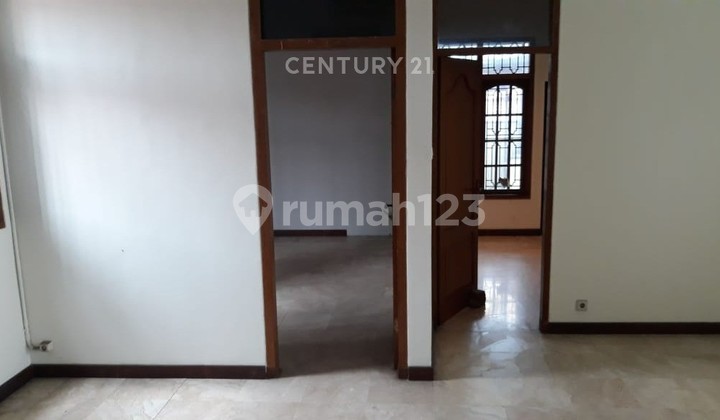 2-Story House Suitable for Office in Menteng Area, Central Jakarta 8543 2