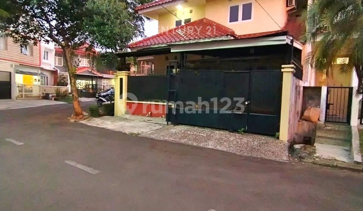 Two-Story Corner House Sector 9 Bintaro 7108