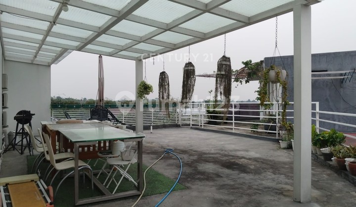 Rumah Cantik dan Rumah Usaha Konveksi Terdapat Rooftop 7381 2