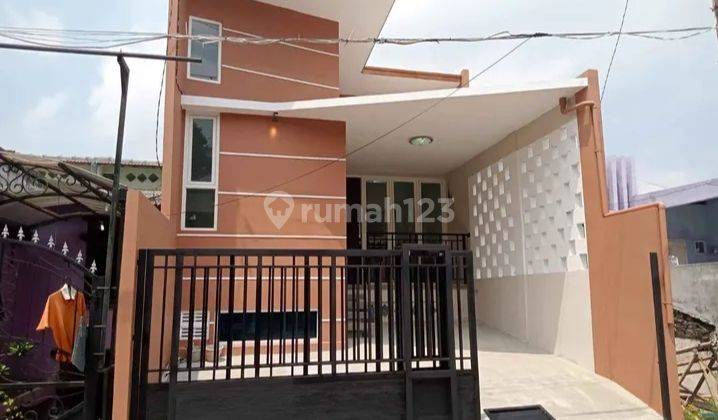 Rumah 2lantai,siap huni, desain modern,bebas banjir 1