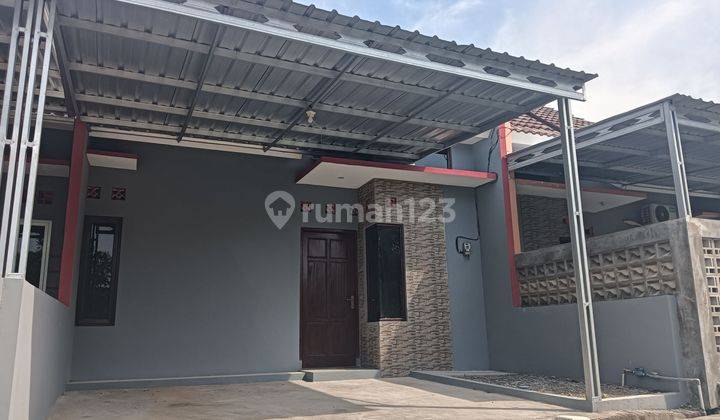 Rumah Siap Huni, Desain Minimalis,dekat Jalan Utama  1