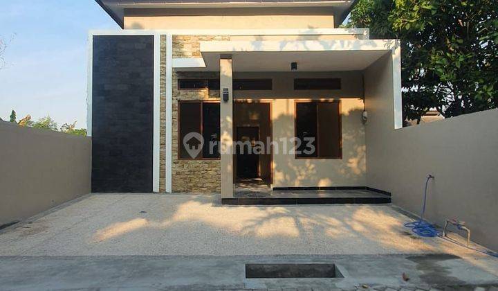 Rumah Desain Istimewa Spek Mewah,, Lingkungan Sudah Terbentuk  1