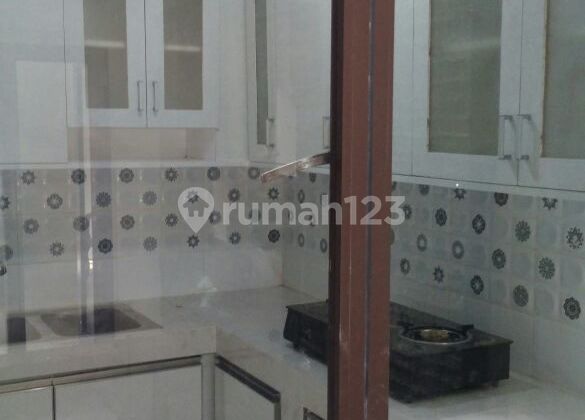 Disewakan Harian Villa Dua Lantai 24