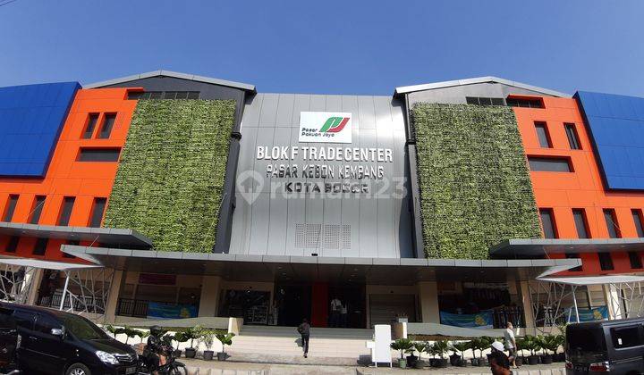 Ruang usaha di Blok F Trade Center Pasar Kebon Kembang 2