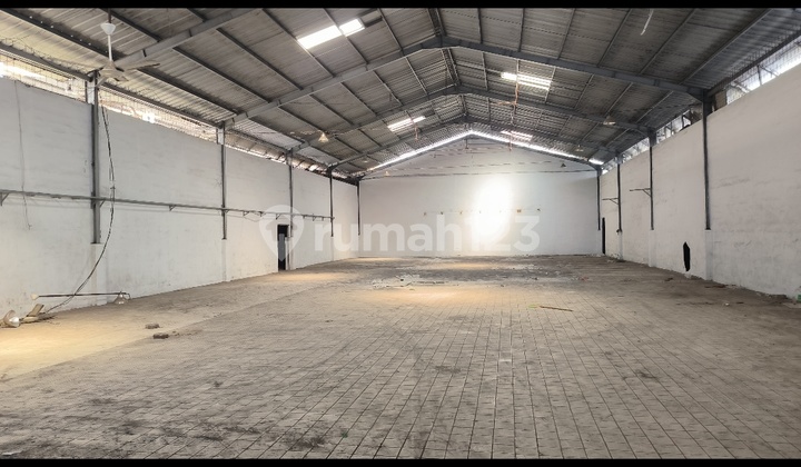 Asli Murah!! Gudang Kav Dpr Cipondoh Luas 1100 M2 Hanya 550jt/ Thn Nego