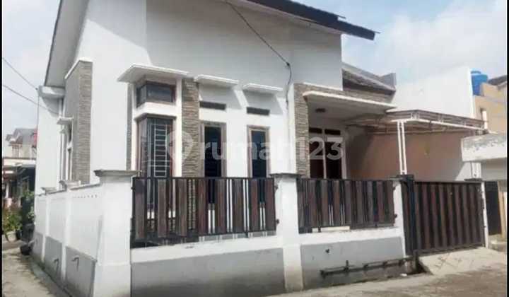 Original CHEAP!!! Neat Corner House in Strategic Location at Cipondoh Cluster, 950jt 2