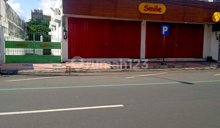 Genuine Cheap!! Land + 3 Shophouses Total Area 2188 M2 Location by Main Road Only 40 M Negotiable