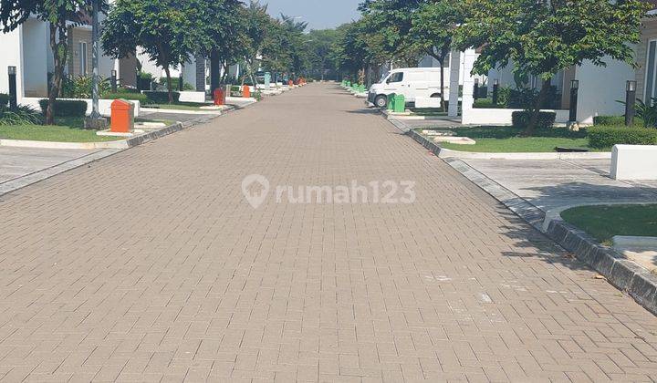 Rumah 2 Lantai Bagus di Summarecon Emerald Karawang Cluster Advani , Karawang 2