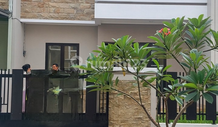 Rumah 2 Lantai HGB Siap Huni di The Green View, Bekasi Rumah 2 Lantai HGB Siap Huni di The Green View, Bekasi