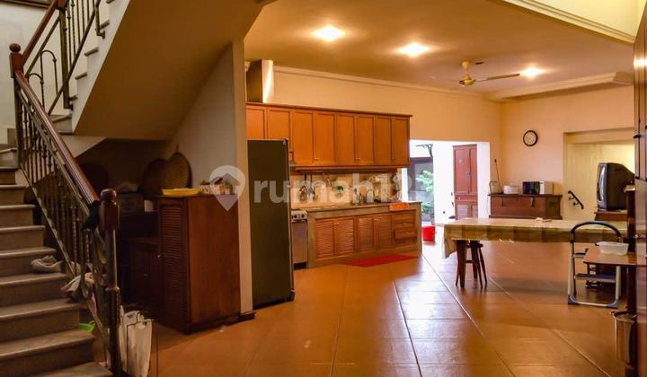 Rumah Gandeng 2 Kavling Bagus SHM Jalan Letjen S. Parman, Jakarta Barat