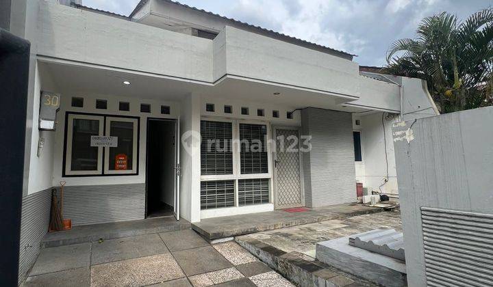 Rumah 2 Lantai Siap Huni Daerah Intercon,jakarta Barat 1