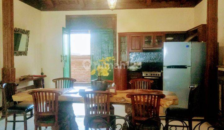 Beachfront Villa 400 M2 Pinggir Jalan Style Klasik 3 Kamar Tidur