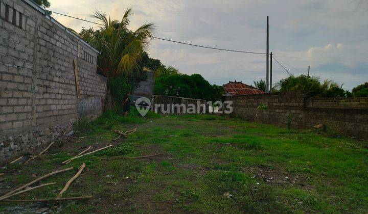 8 are for sale on the outskirts of Jalan Desa Sanih Bukti Kubutaban  2