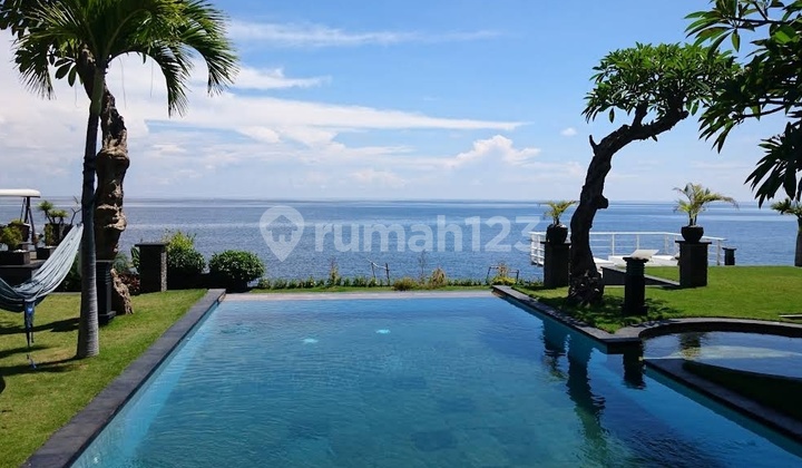 Beachfront Villa Very Elegant 5 Bedrooms Kubutambahan Buleleng