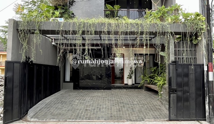 Rumah Mewah Full Furniture Dekat Hotel Hyatt JL Palagan Km 7