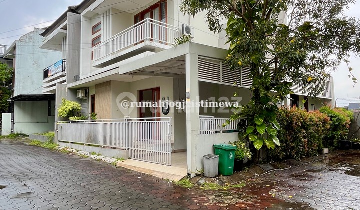 House in a Housing Complex Near JEC and Ambarukmo Plaza, Jl Raya Janti