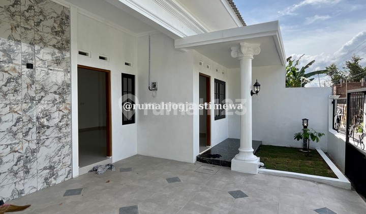 New House in North Godean Market Near At Taurots Hospital Seyegan