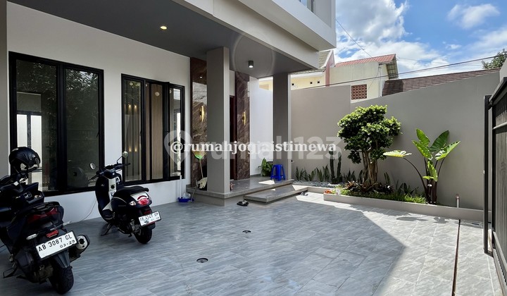 Rumah Mewah Baru di JL Kaliurang Km 12 Selatan Kampus UII Pusat 2