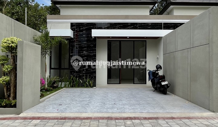 Rumah Baru Dekat Pasar Gentan dan Kampus UII JL Kaliurang Km 12 