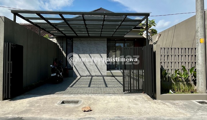 Rumah Baru Full Furniture Tanah Luas di Purwomartani