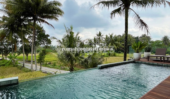 Villa 3 Lantai Full Furniture Dgn Kolam Renang di Pendowoharjo 