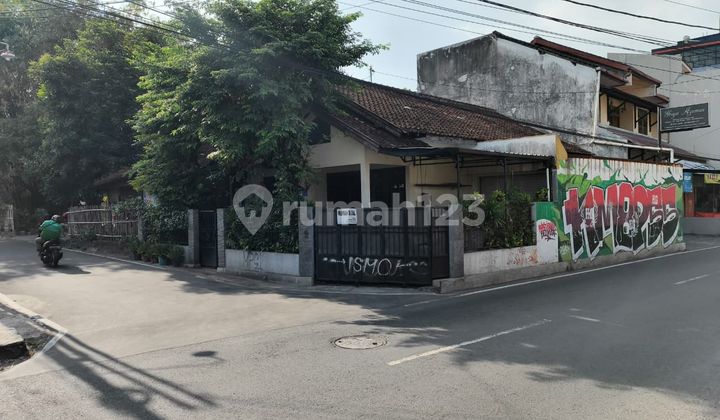 Rumah Pinggir Jalan Besar Dekat Dekat UPN & STIE YKPN  