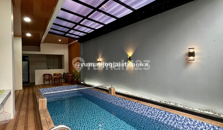 Rumah Mewah dengan Kolam Renang Maguwoharjo Dekat Sanata Dharma 2