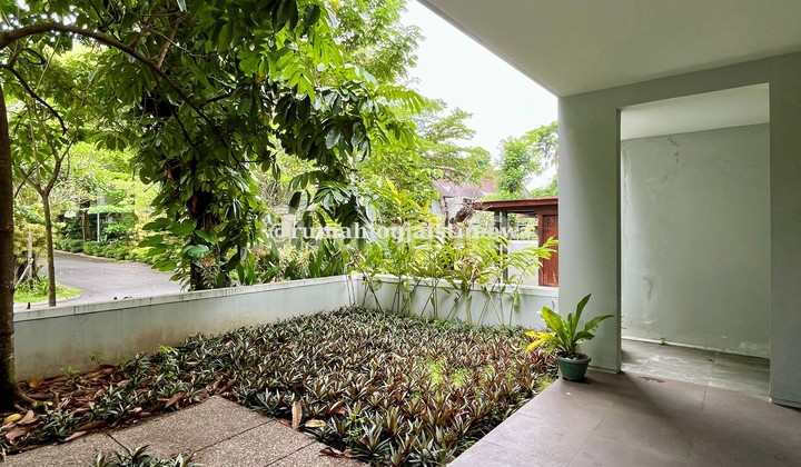 Luxury House in Hyarta Housing, JL Palagan Km 7 Near Monjali 2