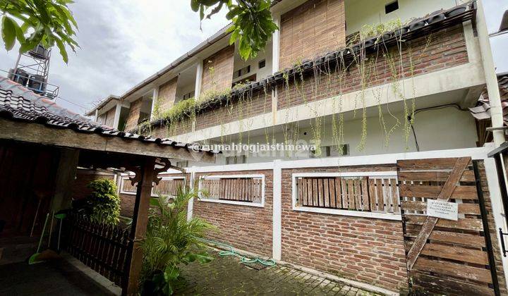 Joglo Guesthouse Dan Kost di Jl Kabupaten Dalam Ring Road 2