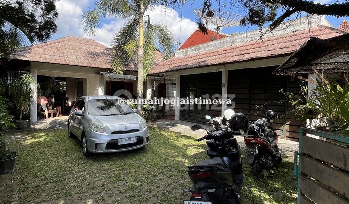 Spacious and Lush Classic House Near Gentan Market JL Kaliurang Km 10