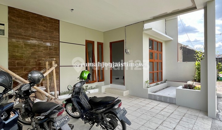 Rumah Baru di Maguwoharjo Dalam Ring Road View Sawah Dekat UPN 2
