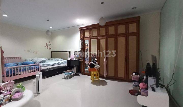 Dijual Rumah Semi Furnished di Pantai Indah Kapuk 1