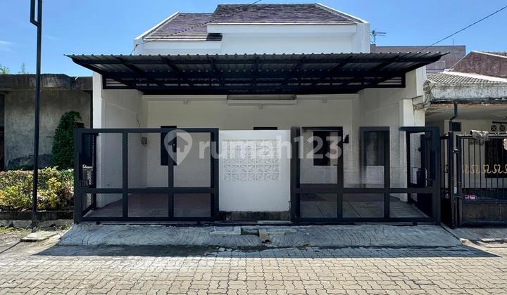 New House Fresh in the Strategic Area of Wiguna Timur, East Surabaya New House Fresh in the Strategic Area of Wiguna Timur, East Surabaya