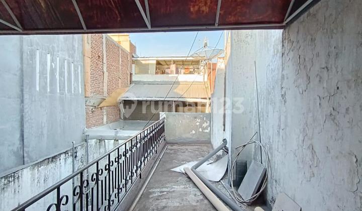 UMAH STRATEGIS DI MANYAR KERTOADI, ROW JALAN LEBAR UMAH STRATEGIS DI MANYAR KERTOADI, ROW JALAN LEBAR