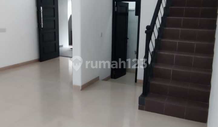 Wts / Dijual Cepat Rumah Minimalis, Siap Huni, dan Baru di Renovasi di Villa Melati Mas, Serpong Utara, Tangerang Selatan, Banten 2