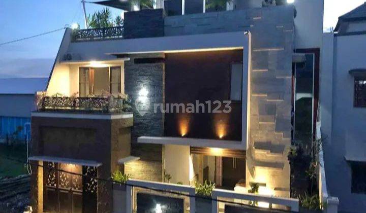 DIJUAL RUMAH MEWAH 3 LANTAI SIAP HUNI DI DENPASAR SELATAN  1