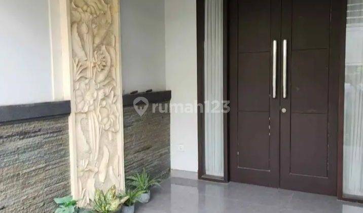 DIJUAL RUMAH MEWAH 3 LANTAI SIAP HUNI DI DENPASAR SELATAN  2