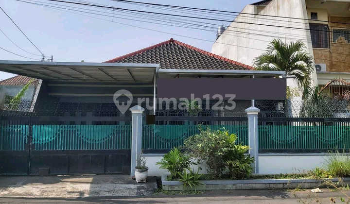 Dijual Rumah Siap Huni di Taman Borobudur, Tengah Kota Malang
