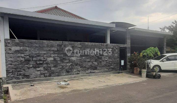 Dijual Rumah Dengan Bangunan Kokoh Modern di Arjosari, Malang 12