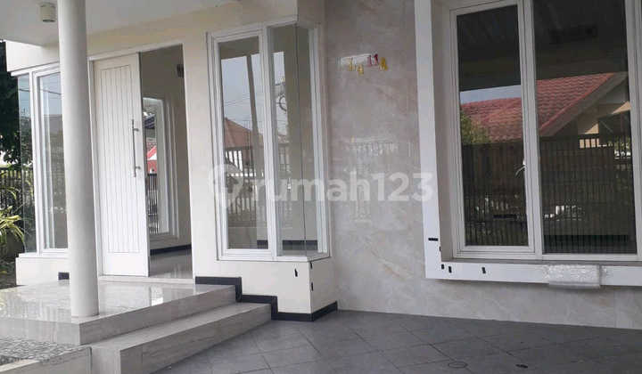 Disewakan Rumah Hook 2 Lantai di Araya, Kota Malang 1