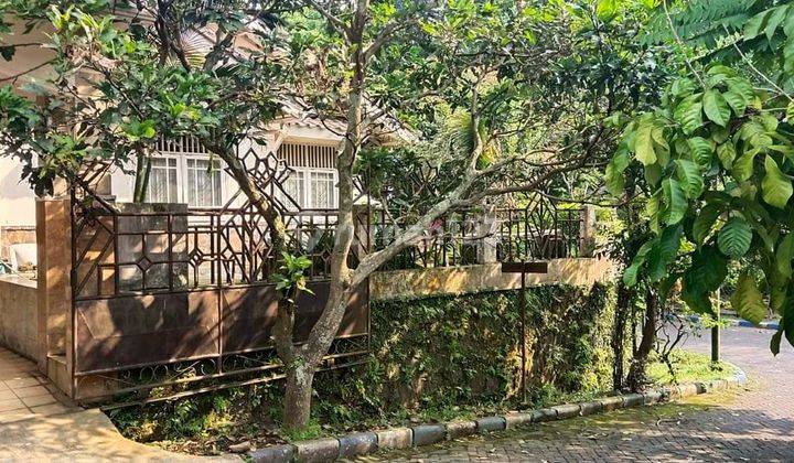 Dijual Cepat Rumah Hook Murah 3 Lantai di Puncak Buring Indah, Malang 1