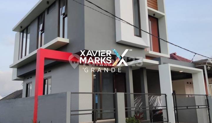 Dijual Rumah Open Space 3 Lantai & Penta Split Level di Tengah Kota Malang Dijual Rumah Open Space 3 Lantai & Penta Split Level di Tengah Kota Malang