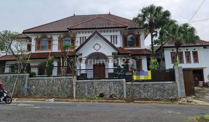 di jual rumah mewah di kawasan perumahan elite 1