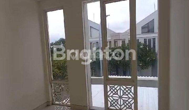 Rumah siap huni 2 lantai Surabaya Barat 2